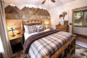 3 bedrooms, iron/ironing board, travel crib, free WiFi - Red Moose Lodge|New!|Yellowstone Getaway (Island Park)