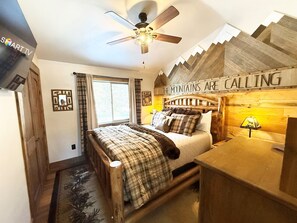 3 quartos, ferros/tábuas de passar roupa, berço de viagem