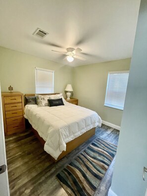 2 bedrooms, desk, iron/ironing board, free WiFi