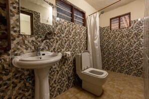Bathroom - Explore semplicity, savor local cousine, immerse yourself in nature  (Michamvi Kae)