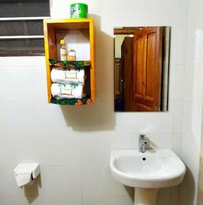 Toallas y papel de baño 