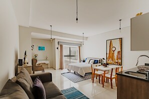 豪華公寓, 1 間臥室, 城市景觀, 高層 | 客廳 | 智慧型電視、壁爐、地暖系統