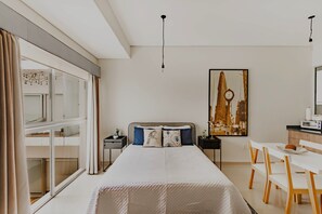Deluxe Apartment, 1 Bedroom, City View, Tower | 1 bedroom, individually decorated, individually furnished - Alure Condesa (Mexico City)
