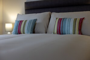 Premium bedding, down comforters, pillowtop beds, individually decorated - Wick Bay Apartments (Wick)