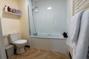 Ensemble baignoire-douche, douche cascade