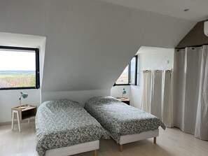 3 bedrooms, travel cot, free WiFi, bed sheets - Maison de Campagne Avec Piscine à 15 Minutes de Dijon, Idéal Pour les Familles (Chaignay)