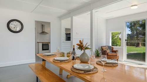 Captains Cottage - Huskisson - Pet Friendly