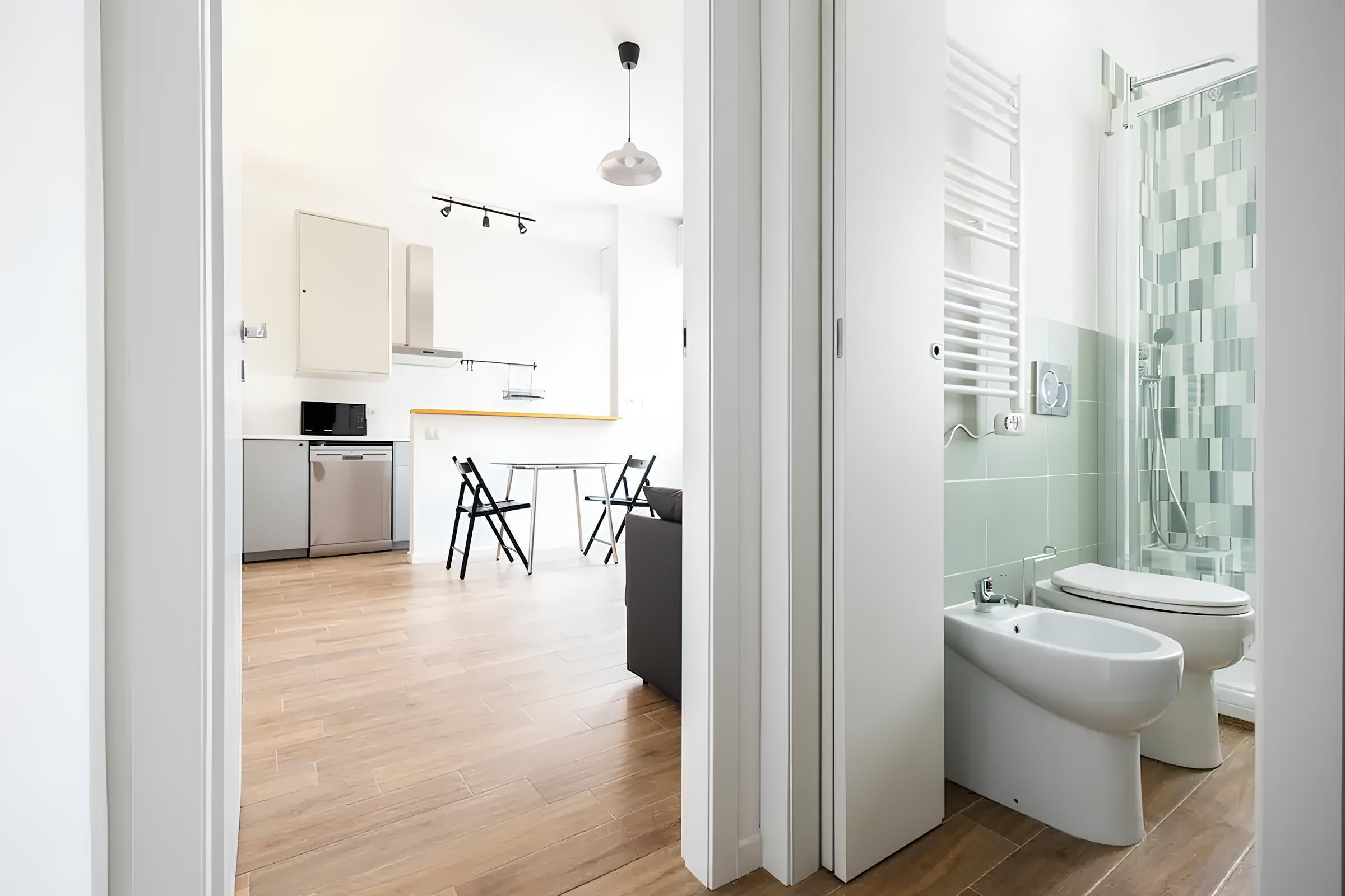 Dusche, Haartrockner, Bidet, Handtücher