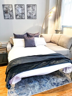 1 bedroom, in-room safe, iron/ironing board, WiFi - Modern One Bed Apartment Nottingham City Centre Sleeps 4 / Family friendly (nottingham)