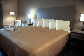 Standard Single Room, 1 King Bed, Non Smoking | Living area | TV - The Lodge at Moorcroft (Moorcroft)