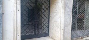 Exterior detail - pnoe d'Athènes (Athina)