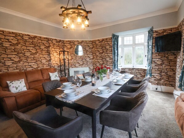 Dining - Stakesby Villa Whitby (Whitby)