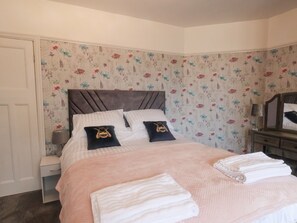 4 soverom, individuelt dekorert og individuelt innredet