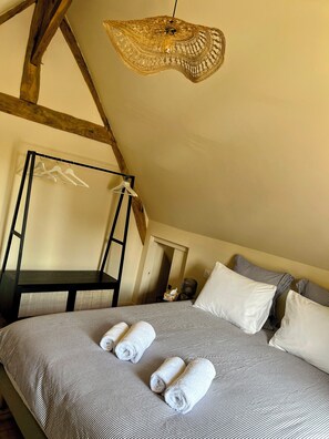 1 bedroom, WiFi, bed sheets