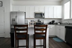 Fridge, microwave, oven, stovetop - Modern Retreat • Near Chateau Elan & Raceway (Pendergrass)