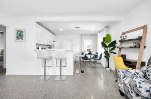 Interior - Room in 2BR House - Hot Tub, Outdoor Gym, Beach Nearby (West Palm Beach)