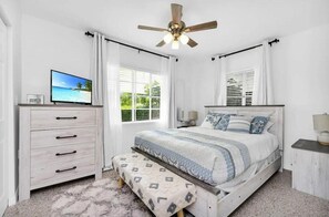 1 bedroom, WiFi, bed sheets - Room in 2BR House - Hot Tub, Outdoor Gym, Beach Nearby (West Palm Beach)