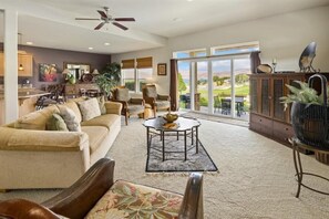 Smart TV - A01 Golf Course Riverviews Sunserra (Quincy)