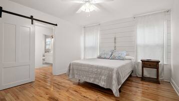 4 bedrooms, free WiFi, bed sheets