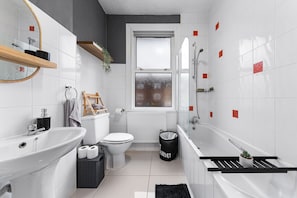 Apartment | Bathroom | Combined shower/tub, deep soaking tub, hair dryer, towels