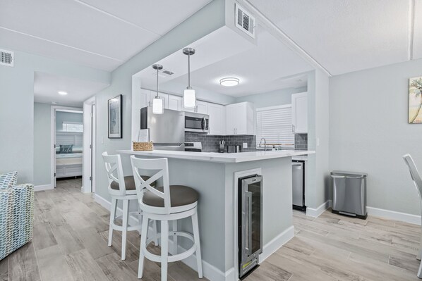 Refrigerador, microondas, horno, placa de cocina