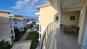 Outdoor dining - Beach view elegance (Punta Cana)