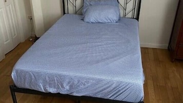 1 chambre, bureau, fer et planche à repasser, Wi-Fi gratuit