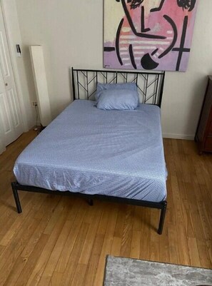 1 bedroom, desk, iron/ironing board, free WiFi