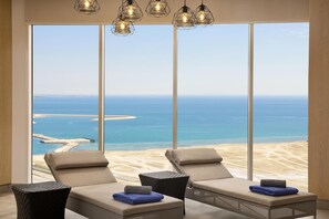 Couples treatment room(s), sauna, hot tub, steam room - Hilton Al Khobar King Fahd Causeway (Al Khobar)
