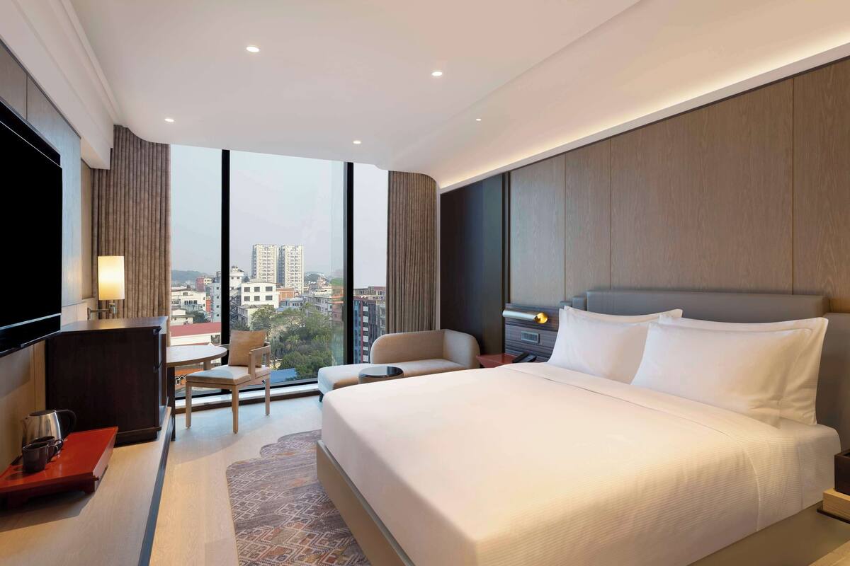 Premium bedding, down comforters, Select Comfort beds