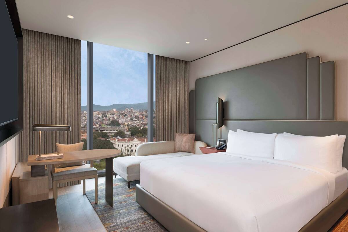 Premium Suite, 1 King Bed | Premium bedding, down comforters, Select Comfort beds