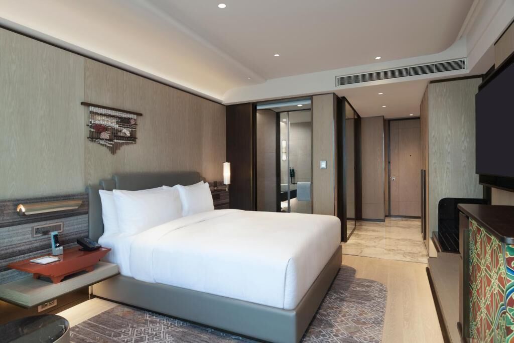 Premium bedding, down comforters, Select Comfort beds