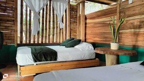 Deluxe-Vierbettzimmer | 1 Schlafzimmer, Bettwäsche