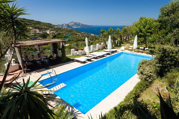 Pool - Private Villa with A/C, private pool, sauna, WIFI, TV, patio, panoramic view, close to Sorrento (Massa Lubrense)