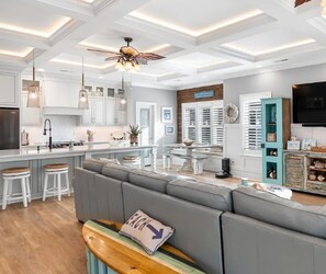 Smart TV, video games