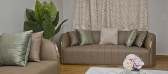 Cozy 3-bedroom Duplex2 in beautiful Springfield with WiFi, central AC