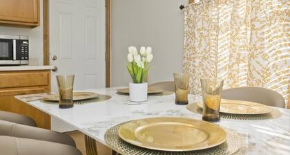 Cozy 3-bedroom Duplex2 in beautiful Springfield with WiFi, central AC