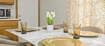 Cozy 3-bedroom Duplex2 in beautiful Springfield with WiFi, central AC