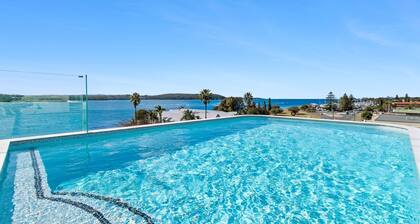 Luxurious apartment with pool in the heart of Batemans Bay