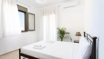 Suite Comfort, balcone, vista mare | Postazione laptop, insonorizzazione, ferro/asse da stiro, Wi-Fi gratuito