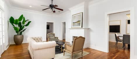 TV, fireplace