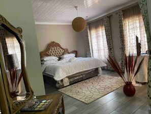 3 bedrooms, WiFi, bed sheets - Terry’s Cozy Gem (Germiston)