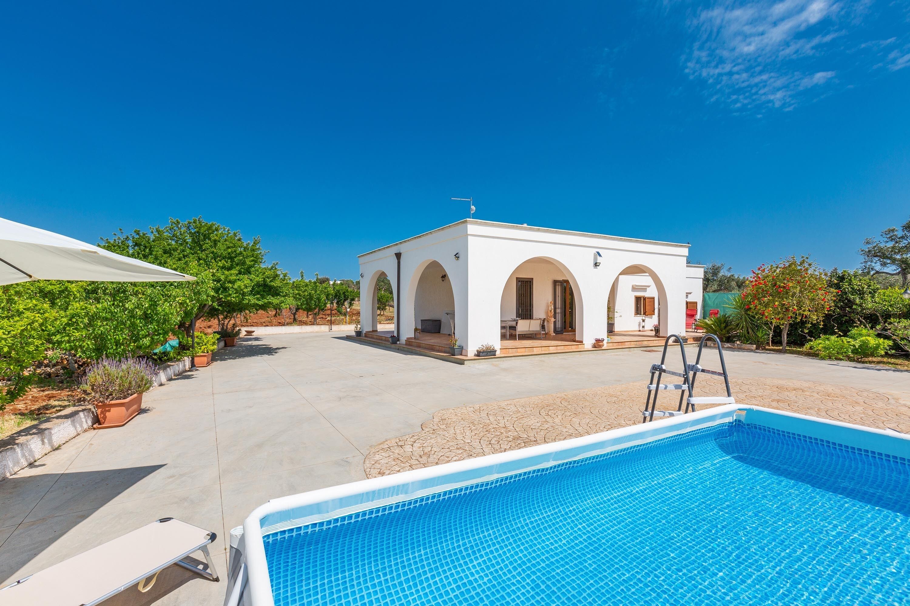 Seasonal outdoor pool