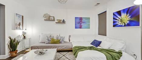 3 dormitoris, planxa i posts de planxar, wifi i roba de llit