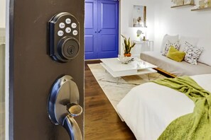 3 chambres, fer et planche à repasser, Wi-Fi, draps fournis