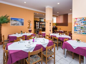 Free daily buffet breakfast  - Villa Valentina (Zadar)