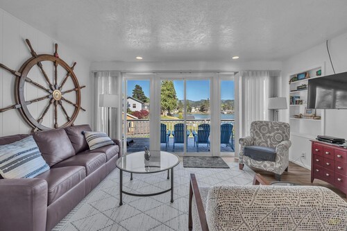 Lakeside Leisure & Devils Lake Access