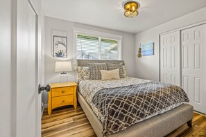 3 quartos, ferros/tábuas de passar roupa, Wi-Fi, roupa de cama