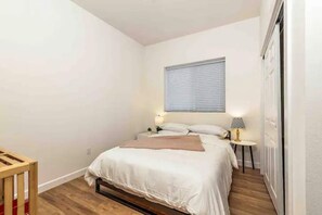 2 chambres, fer et planche Ă repasser, Wi-Fi, draps fournis