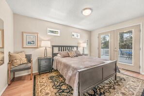 3 bedrooms, WiFi, bed sheets - Surf Song - Walk to the Beach (Lincoln City)